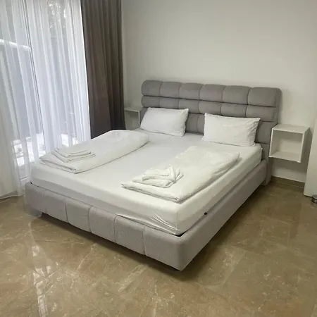 Barrierefreie Luxuswohnung Mit Garten Daire