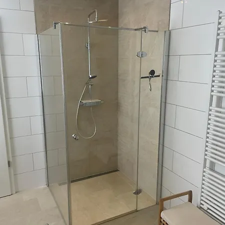Barrierefreie Luxuswohnung Mit Garten *