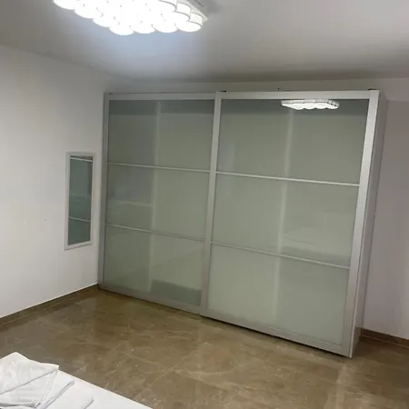 Barriere Freie Luxuswohnung Mit Garten *